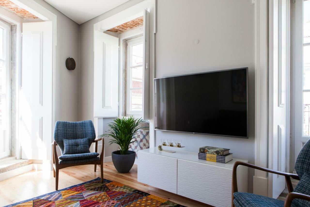 Alfama Sophisticate Flat With Balconies 2Bedrs 2Baths & Ac In 19Th Century Building Historic Center Apartment Lisbon Bagian luar foto